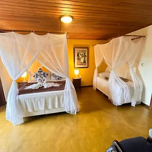 Hotel Arraial Colonial, Localizada No Centrinho E De Facil Acesso A E A Rua Mucuge